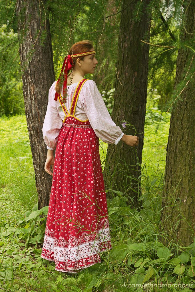Красивые русские сарафаны